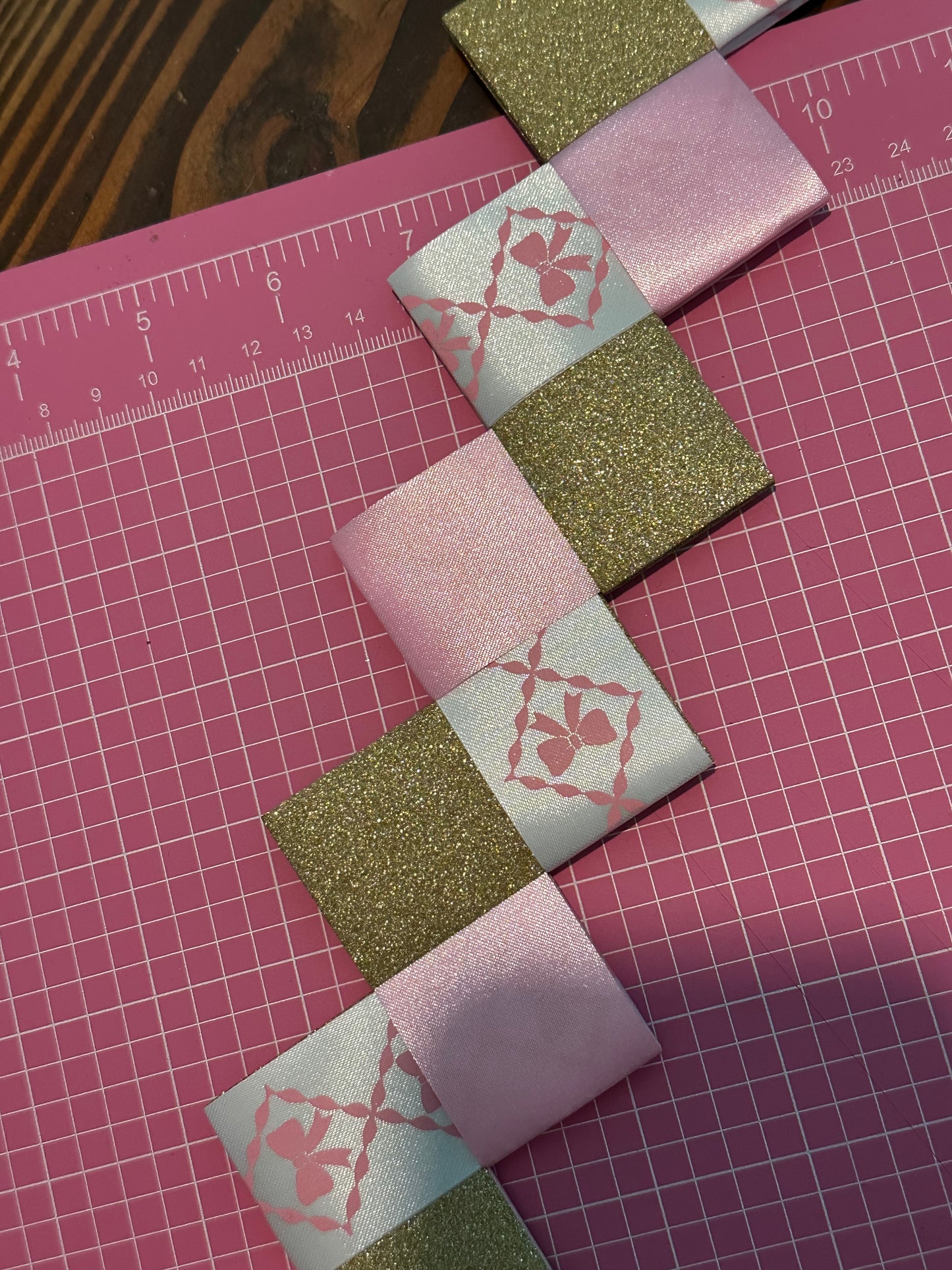 1- Pink/Gold/White #9 Bubble Gum Chain