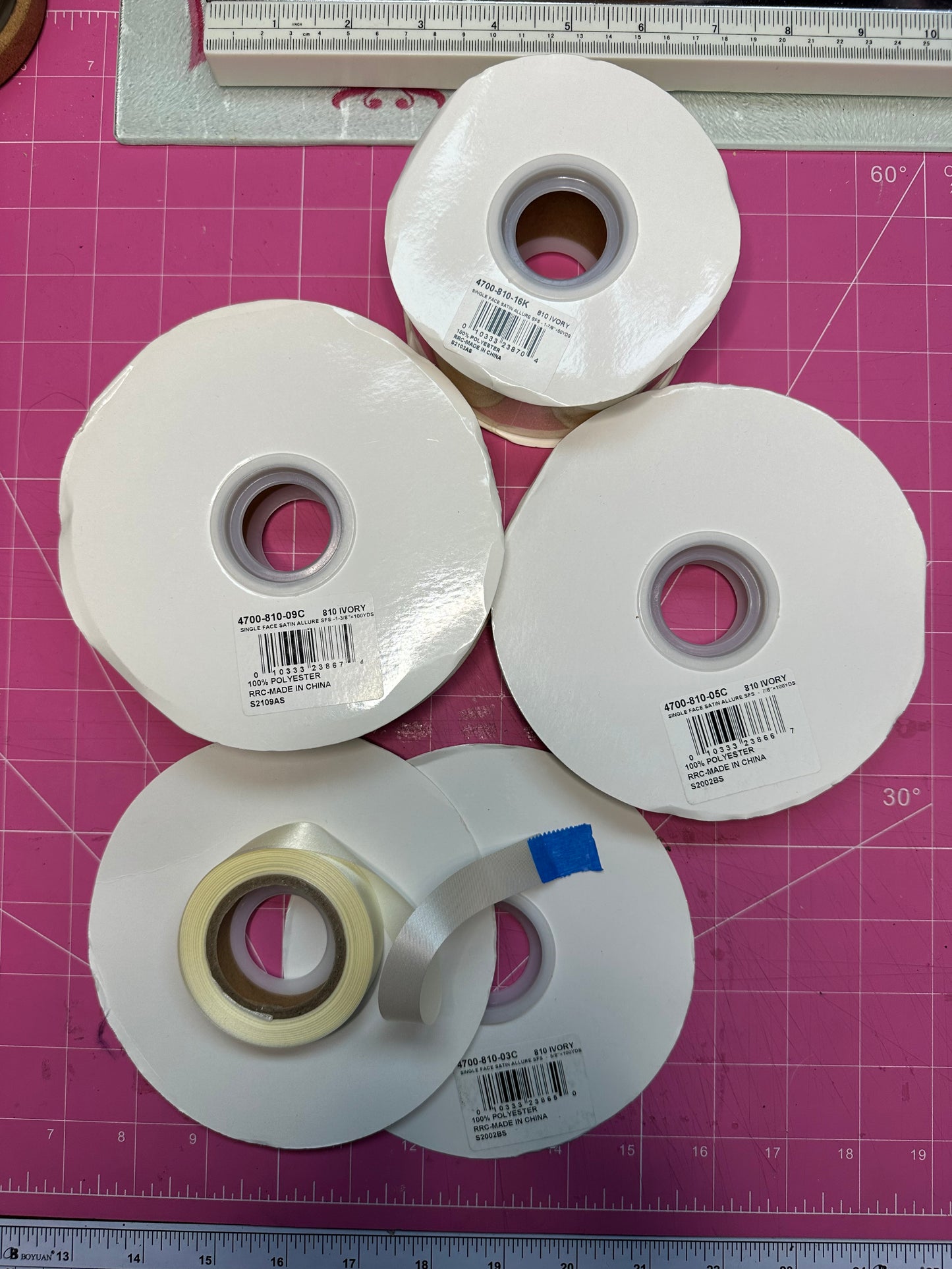 Reliant 4700 Ivory Set