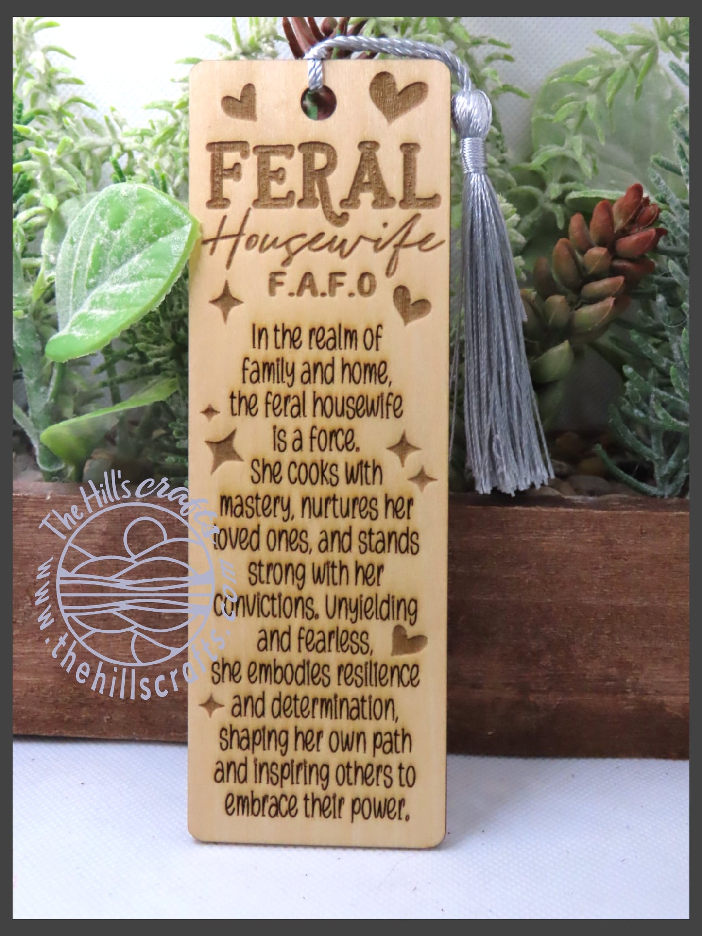 Feral - Housewife - Bookmark Wood Engraved - Exclusive Design